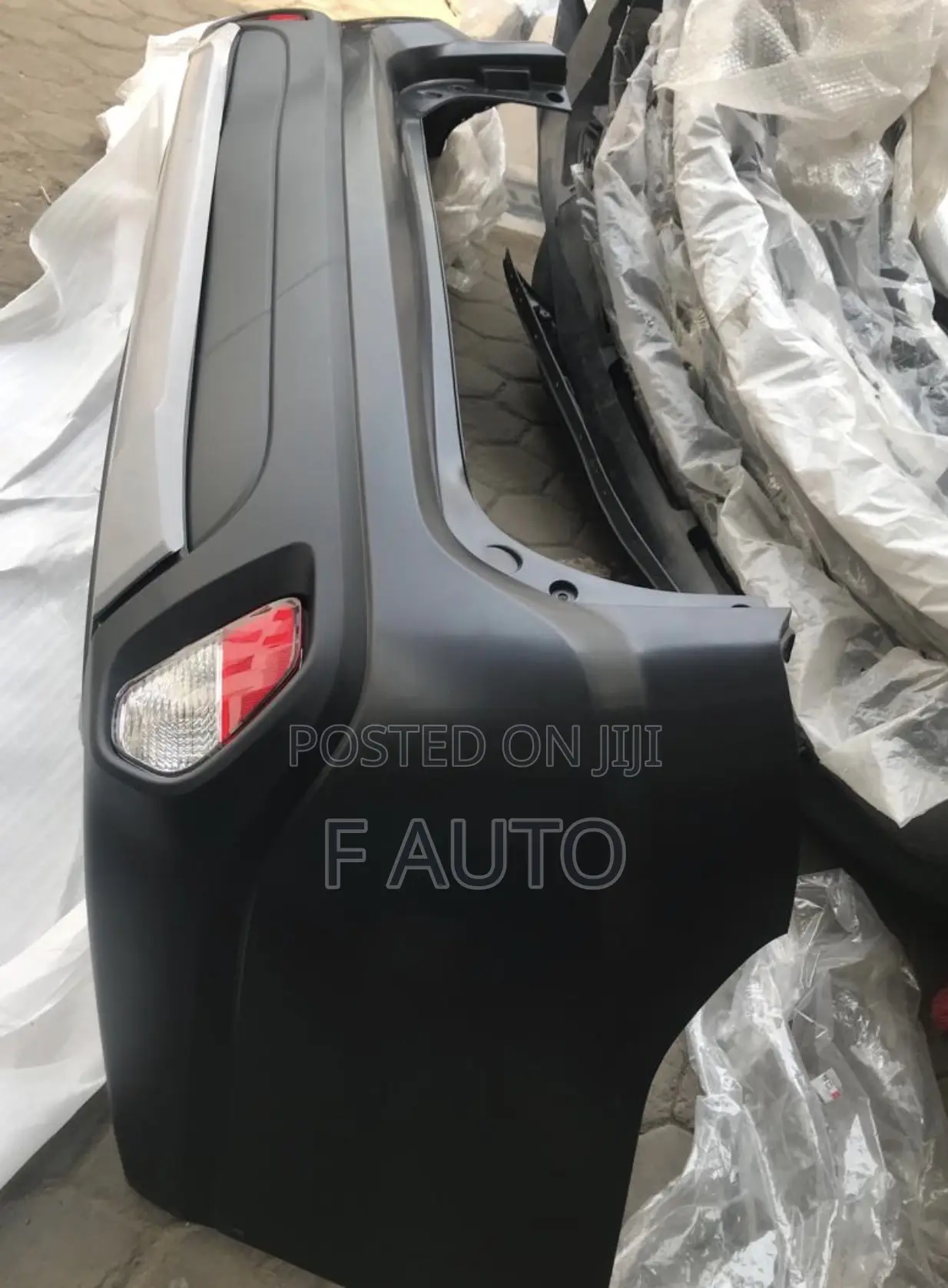 Mitsubishi Outlander 2016,2017,2018,2019,2020 Back Bumper Complete