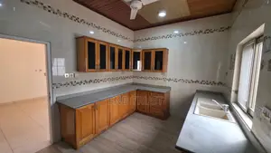 5bdrm Duplex in Labone, Coffee Shop Area for rent