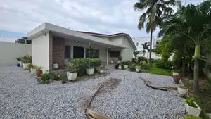 5bdrm Duplex in Labone, Coffee Shop Area for rent