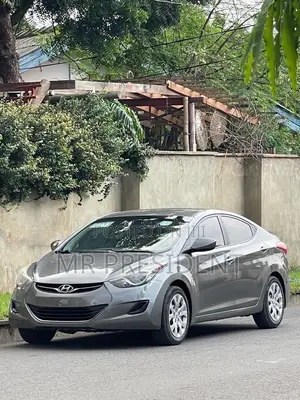 Hyundai Elantra 2012 Silver