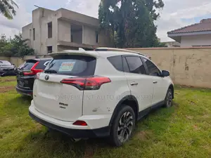 Toyota RAV4 2019 White