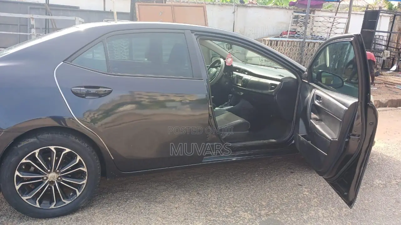 Rent a Car - Toyota Corolla Saloon Car