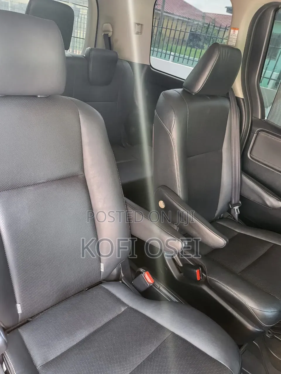 Toyota Esquire 2017 Black