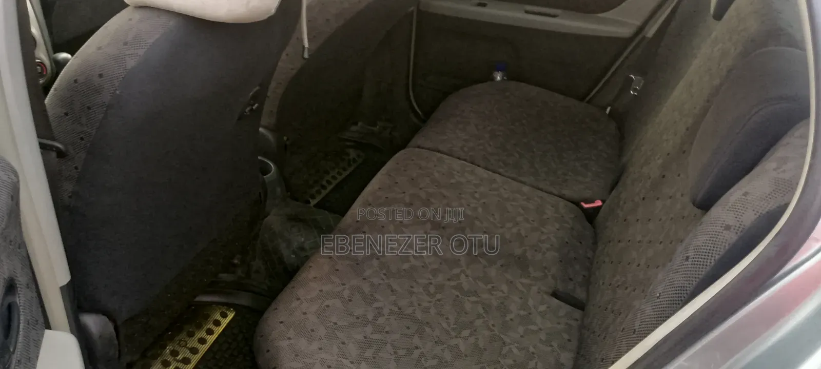 Toyota Vitz 1.3 AWD 3dr 2010 Gray