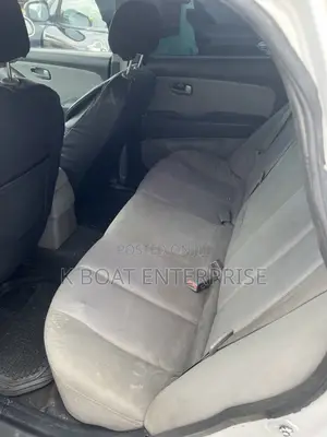 Hyundai Elantra 2010 Off white