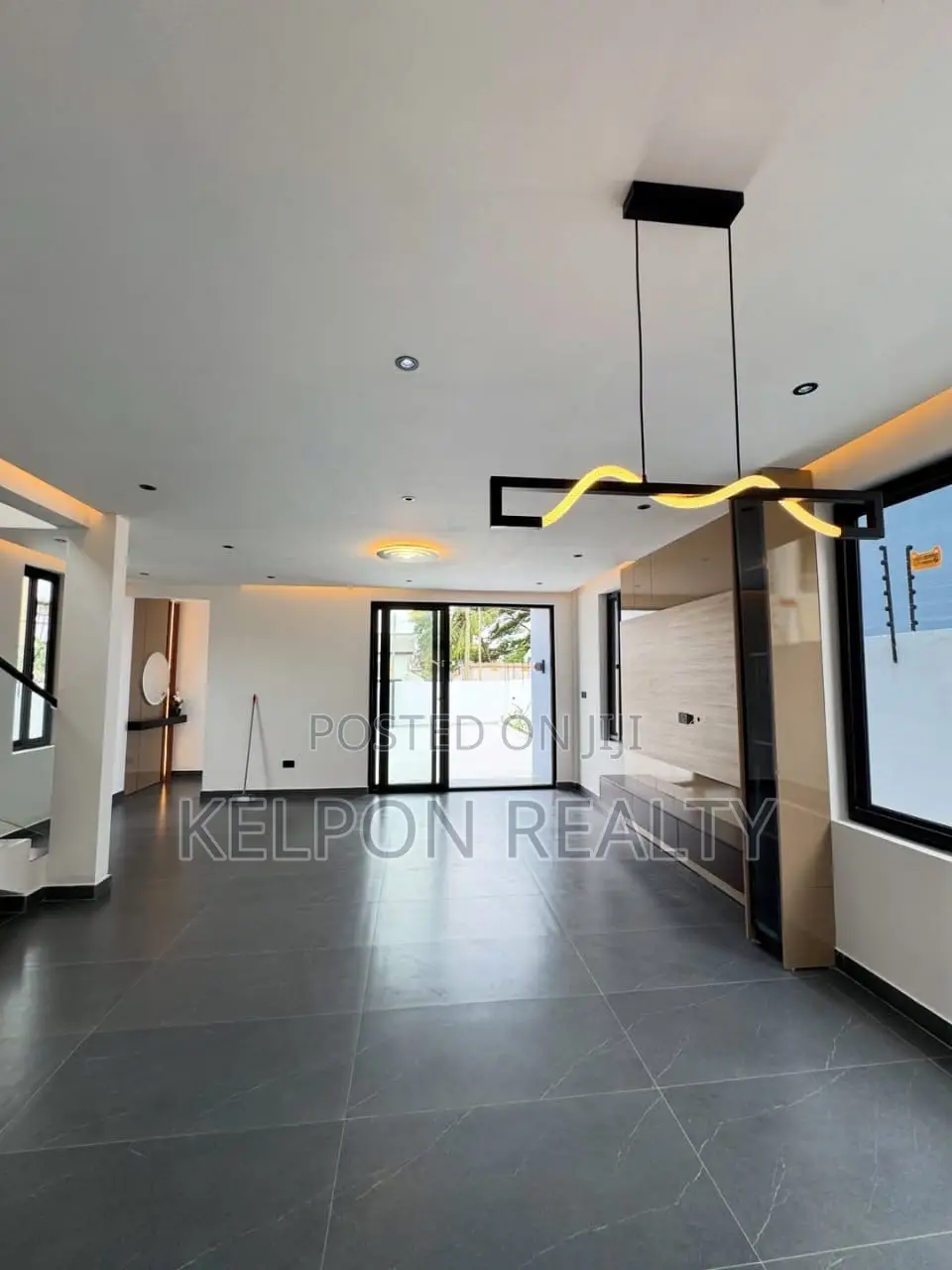 4bdrm Duplex in Oyarifa, Owusu Ansah for sale