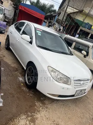 Hyundai Elantra 2010 Off white