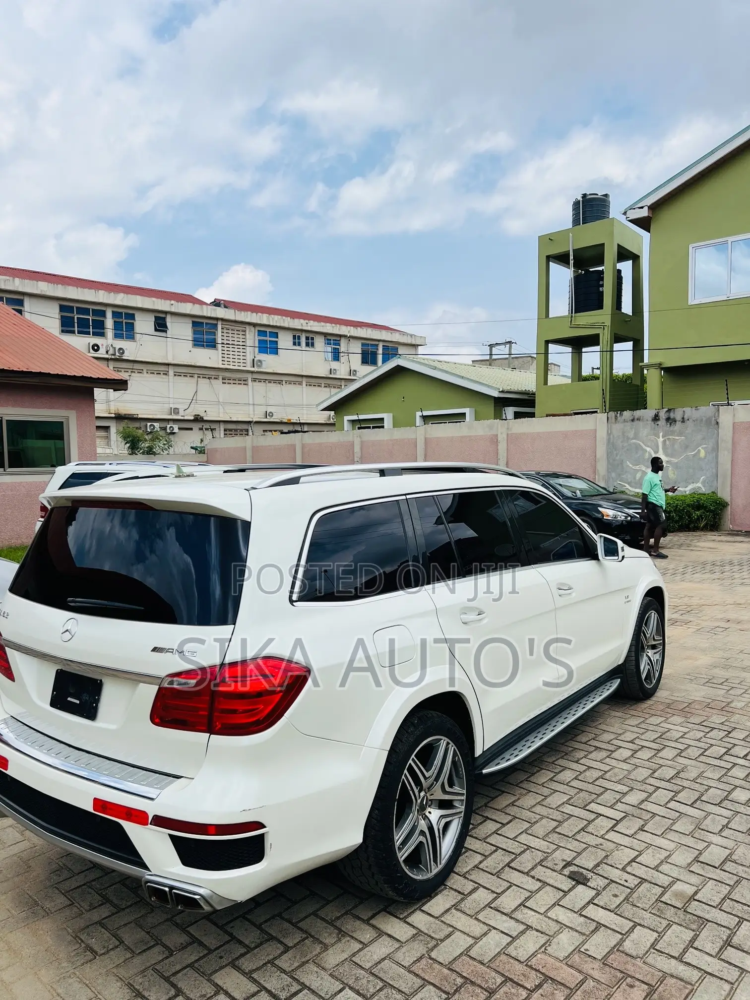 Mercedes-Benz GL-Class GL63 AMG 4dr SUV AWD (5.5L 8cyl Turbo 7A) 2015