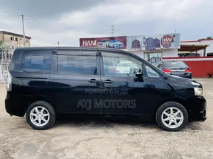 Toyota Voxy 2010 Black