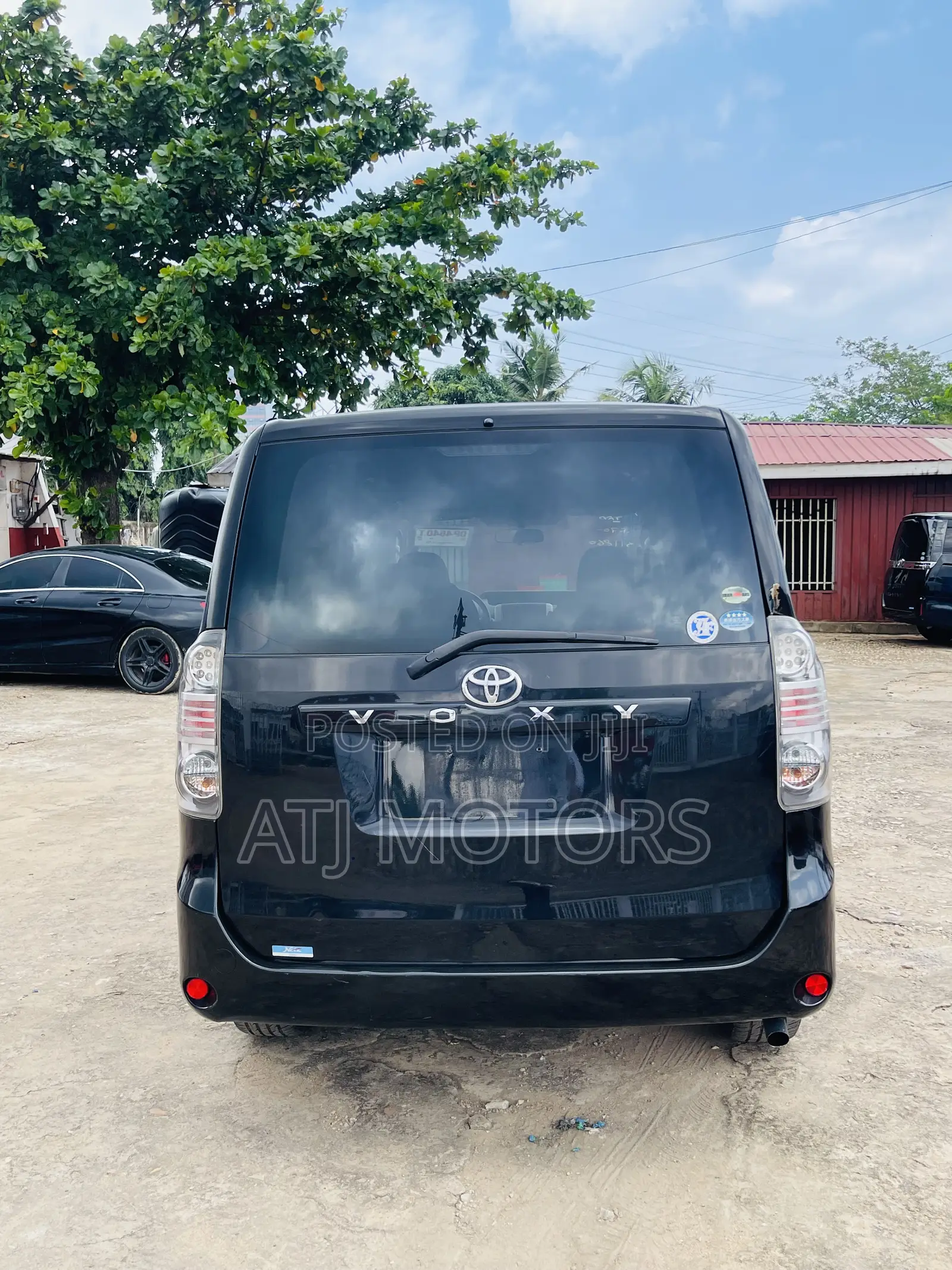 Toyota Voxy 2010 Black
