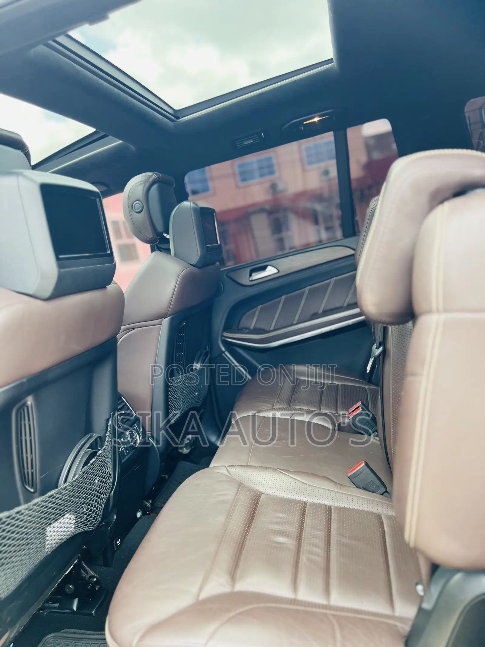 Mercedes-Benz GL-Class GL63 AMG 4dr SUV AWD (5.5L 8cyl Turbo 7A) 2015