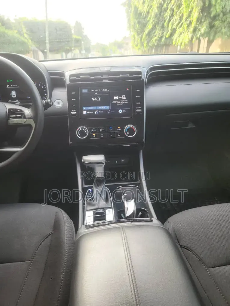Hyundai Tucson SE 2024 Gray
