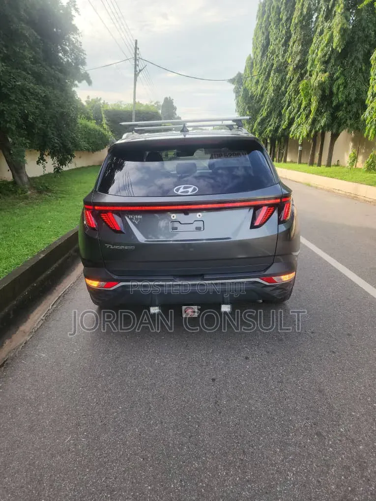 Hyundai Tucson SE 2024 Gray