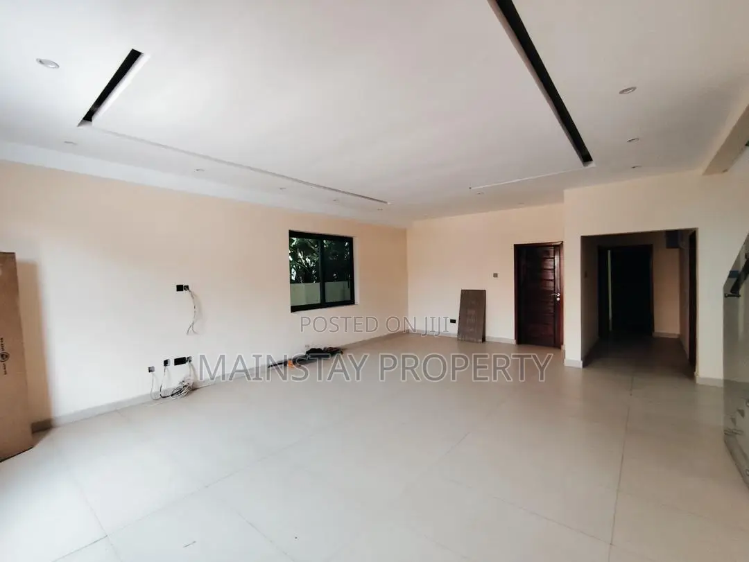 4bdrm Townhouse / Terrace in Mainstay Estates, East Legon for rent