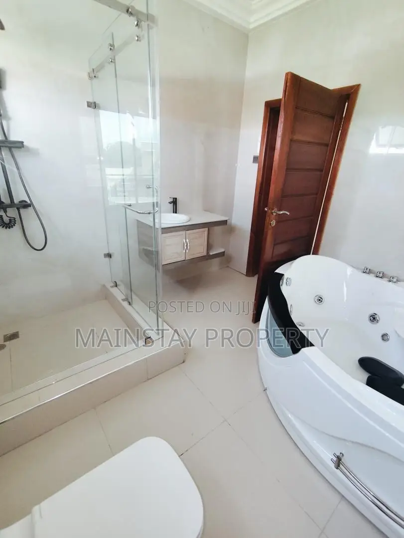 4bdrm Townhouse / Terrace in Mainstay Estates, East Legon for rent