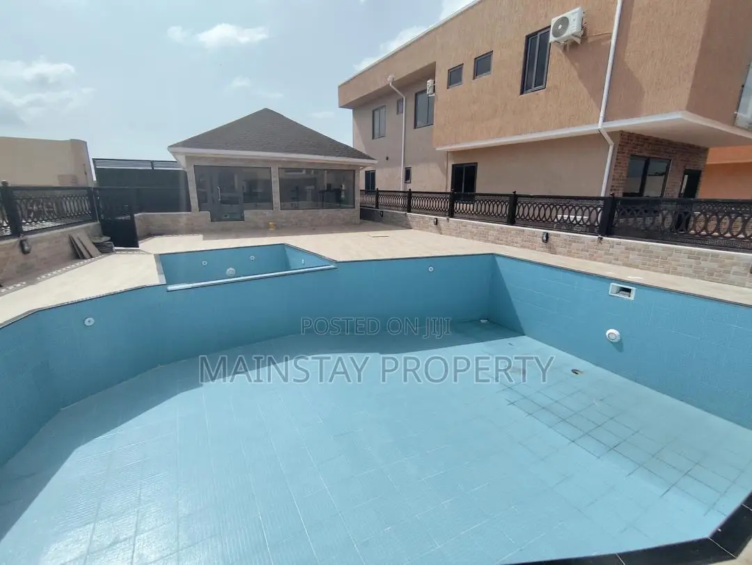 4bdrm Townhouse / Terrace in Mainstay Estates, East Legon for rent