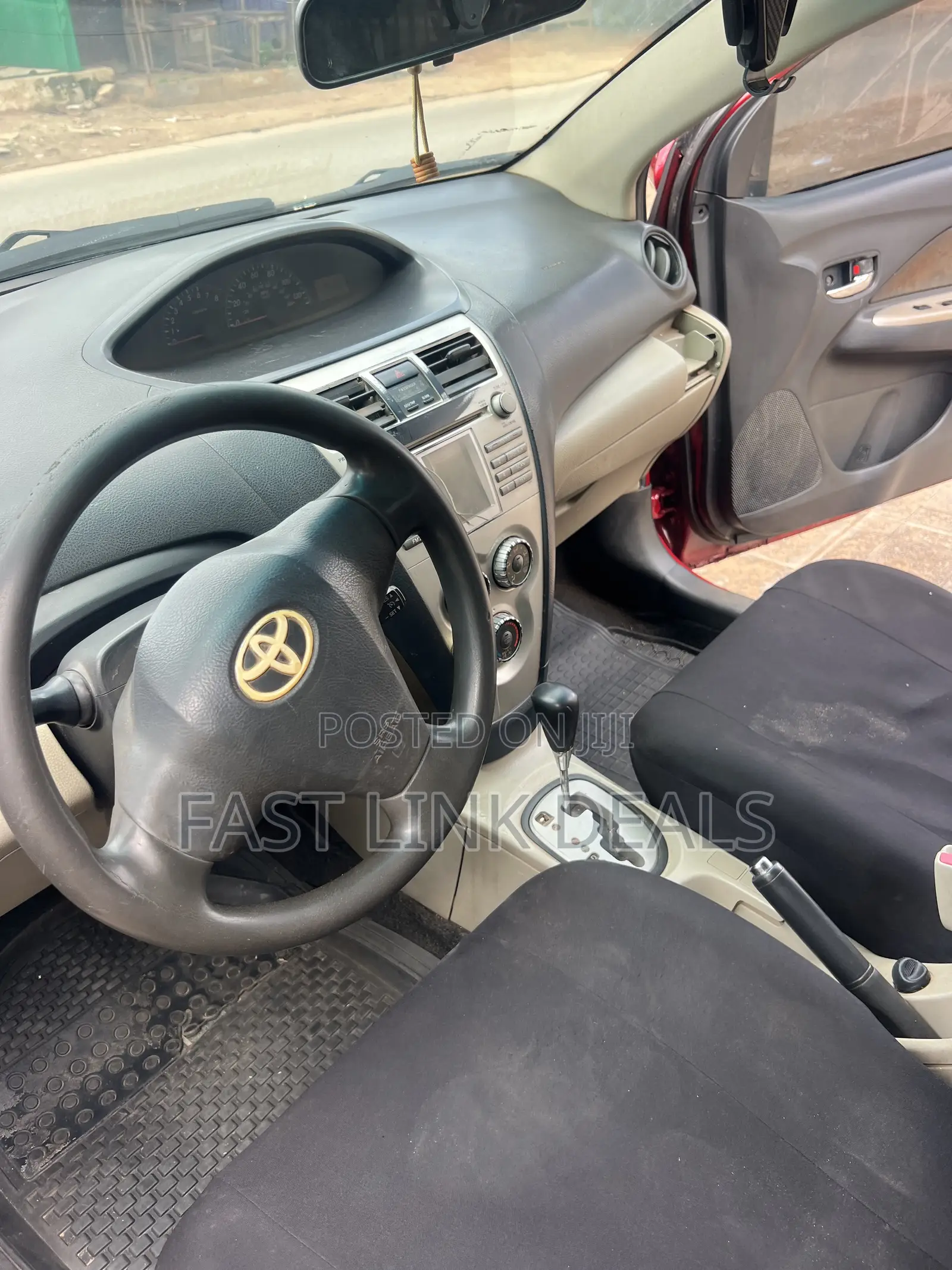 Toyota Yaris 1.5 Liftback Automatic 2009 Red