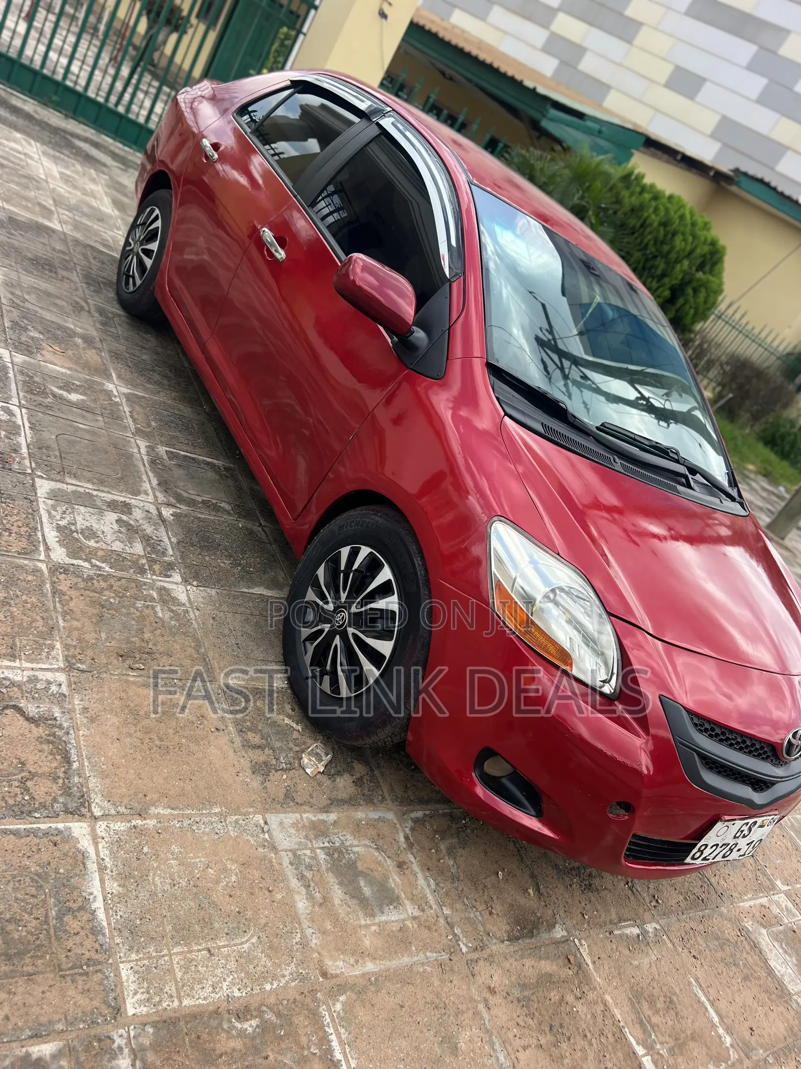 Toyota Yaris 1.5 Liftback Automatic 2009 Red