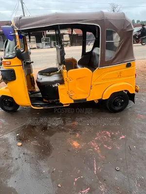 Bajaj RE 2025 Yellow
