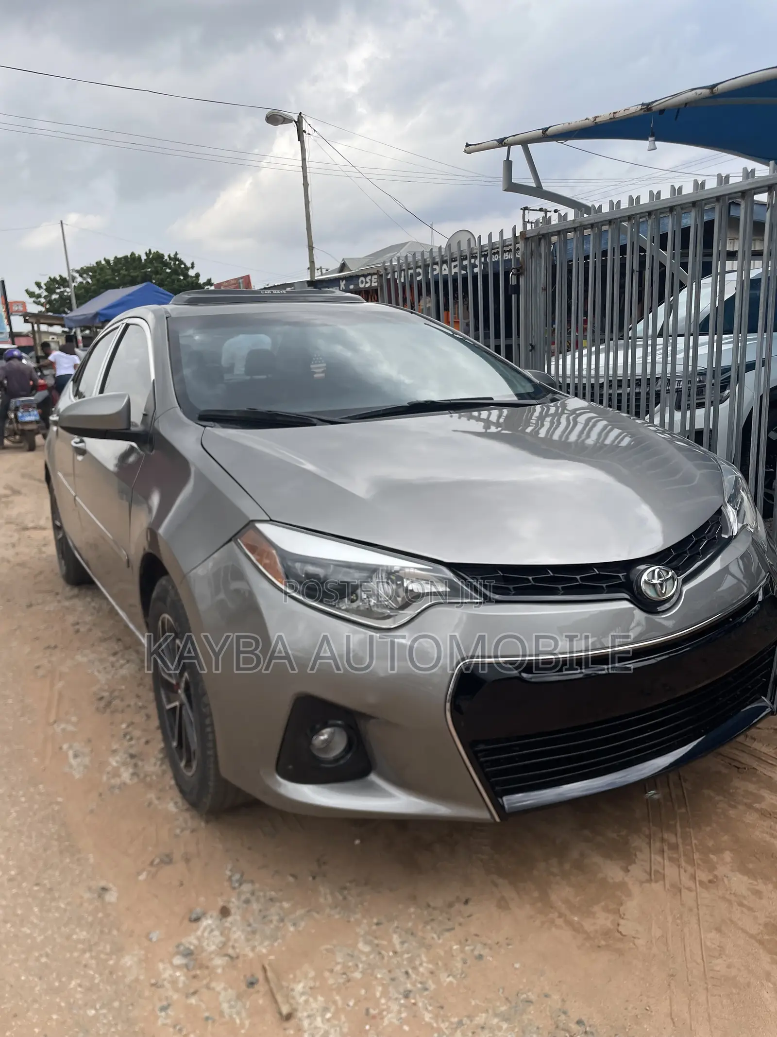 Toyota Corolla 2014 Gold