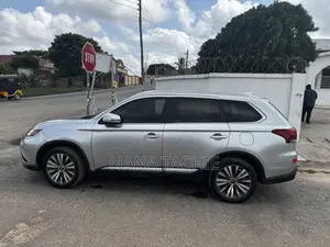 Mitsubishi Outlander 2019 Silver