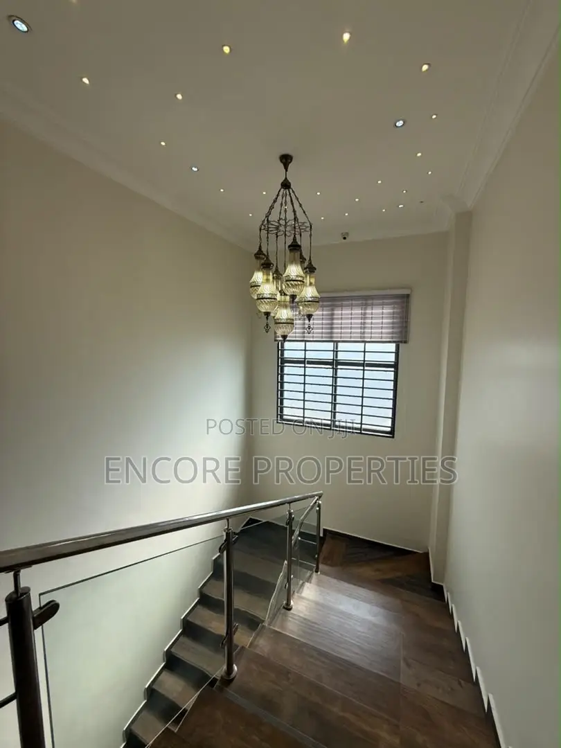 6bdrm House in East Legon for rent