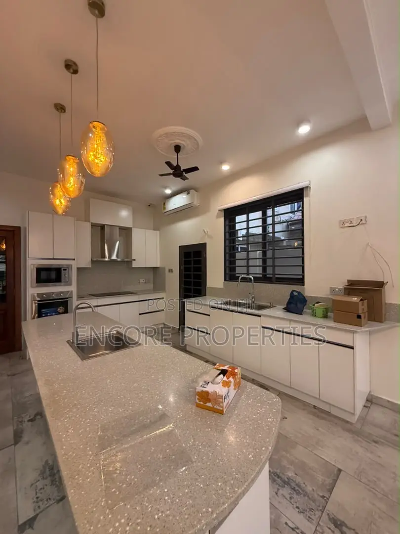6bdrm House in East Legon for rent