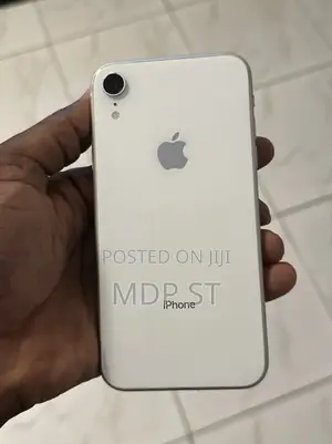 Apple iPhone XR 64 GB White