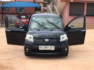 Toyota Sienta 2014 Black