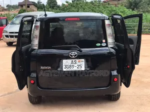 Toyota Sienta 2014 Black