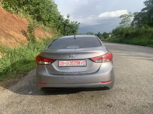 Hyundai Elantra SE 4dr Sedan (1.8L 4cyl 6M) 2014 Silver