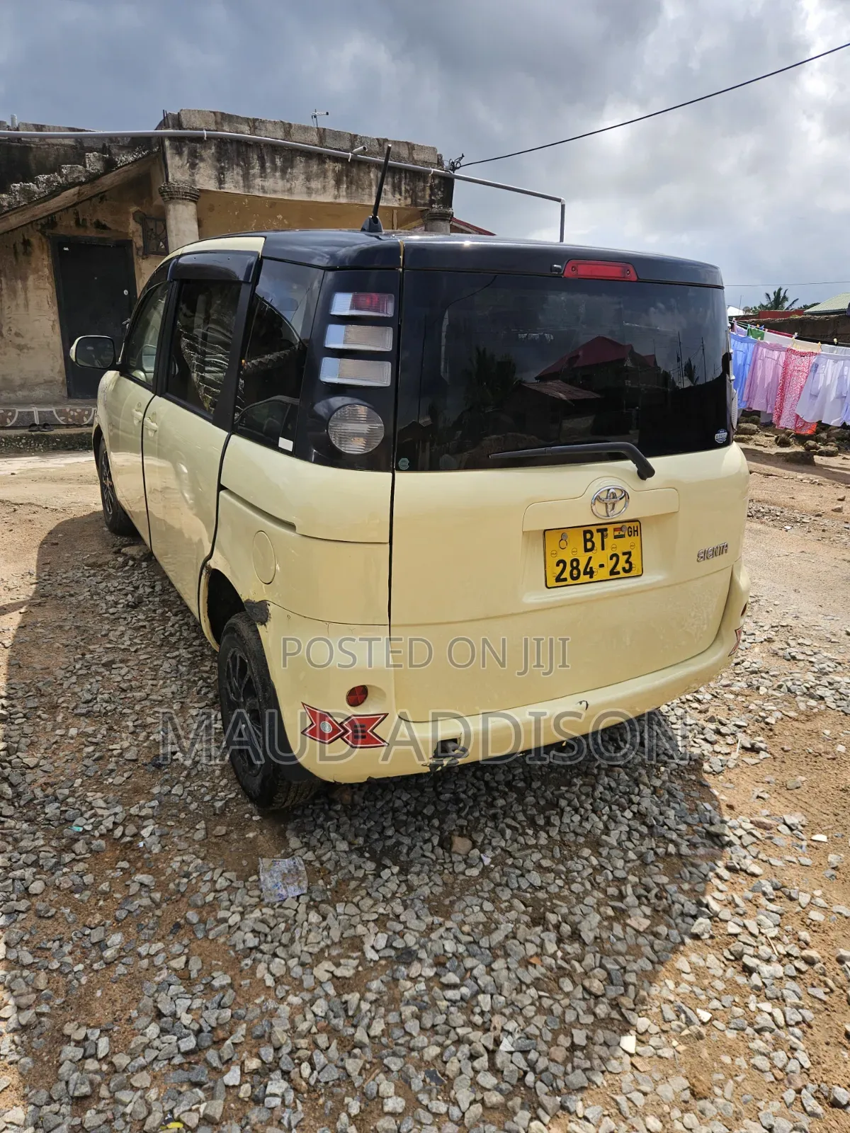 Toyota Sienta 1.5 FWD 2009 Yellow