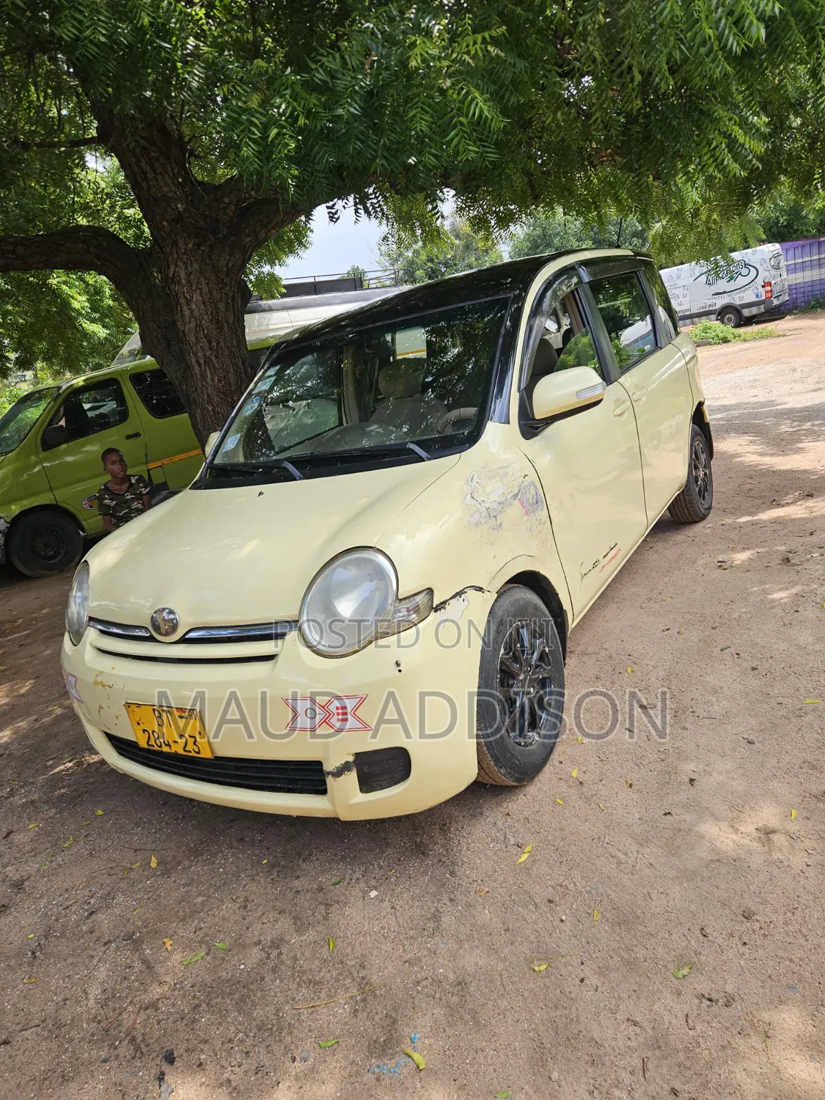 Toyota Sienta 1.5 FWD 2009 Yellow