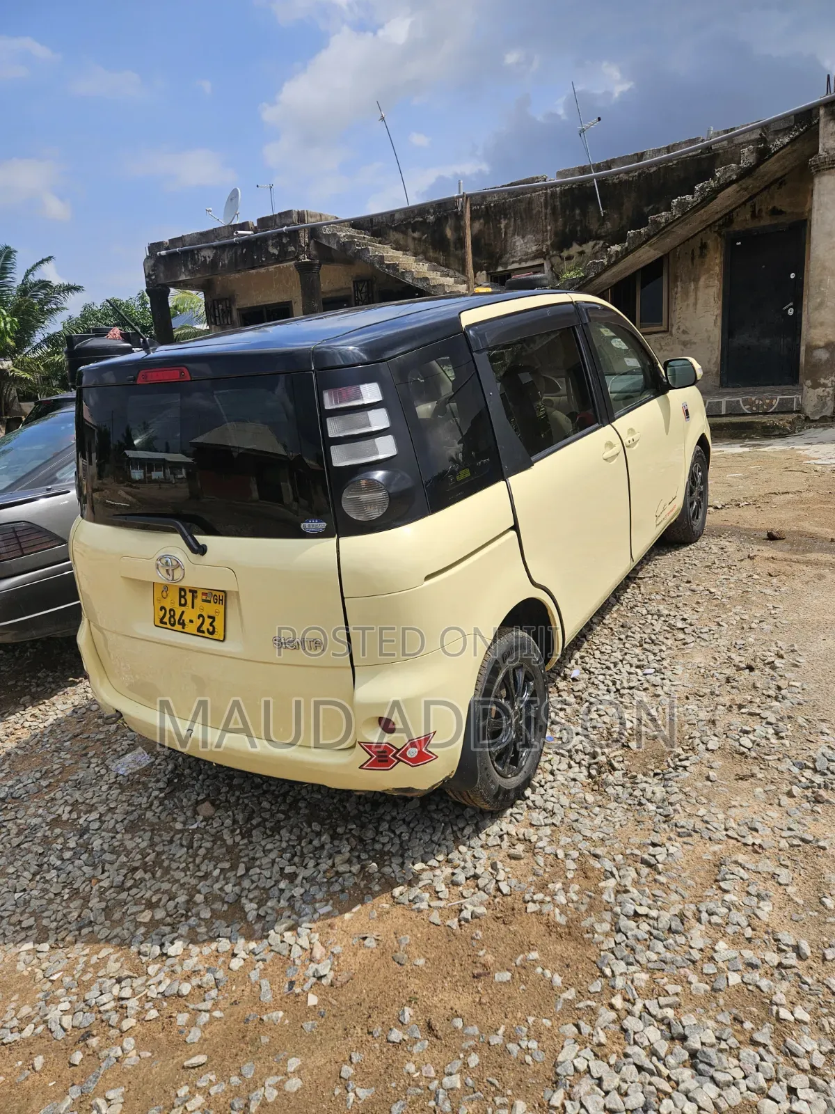 Toyota Sienta 1.5 FWD 2009 Yellow