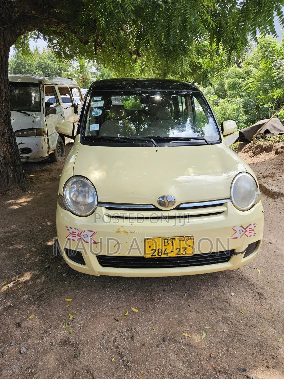 Toyota Sienta 1.5 FWD 2009 Yellow