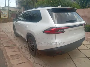 New Toyota Grand Highlander XLE AWD 2024 White