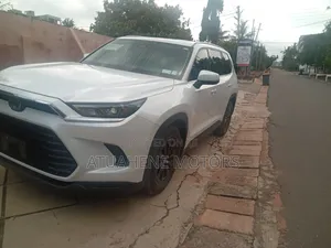 New Toyota Grand Highlander XLE AWD 2024 White