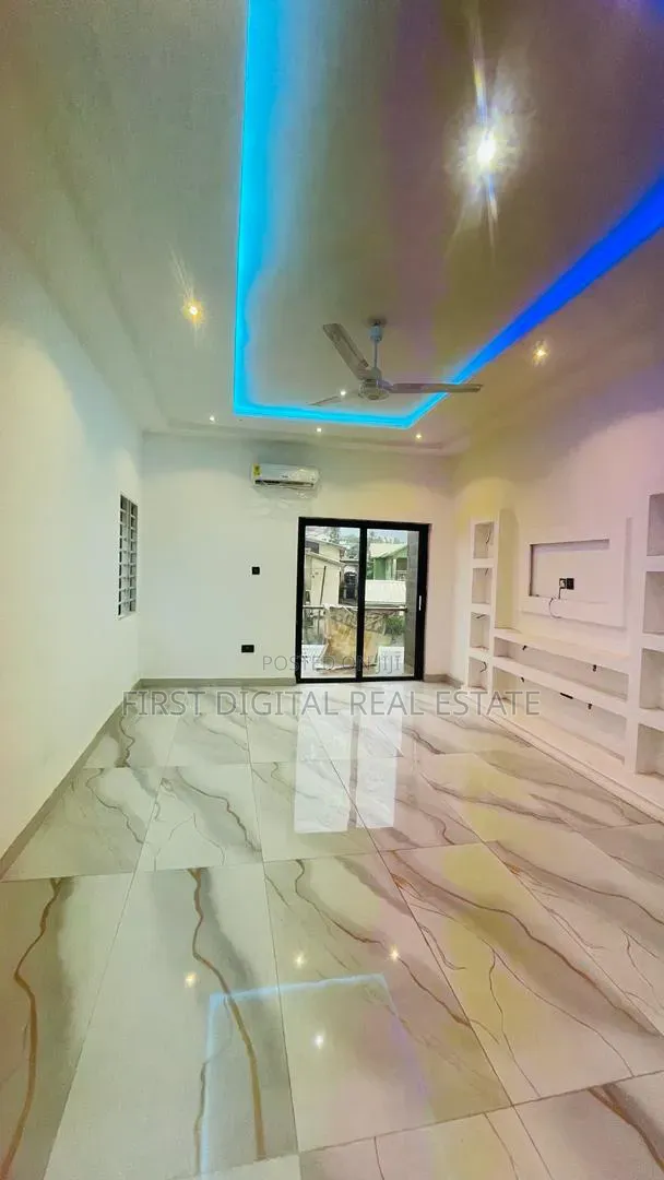 4bdrm House in First Digital Real, Kwabenya for sale