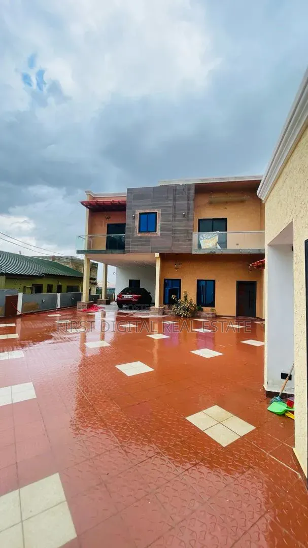 4bdrm House in First Digital Real, Kwabenya for sale