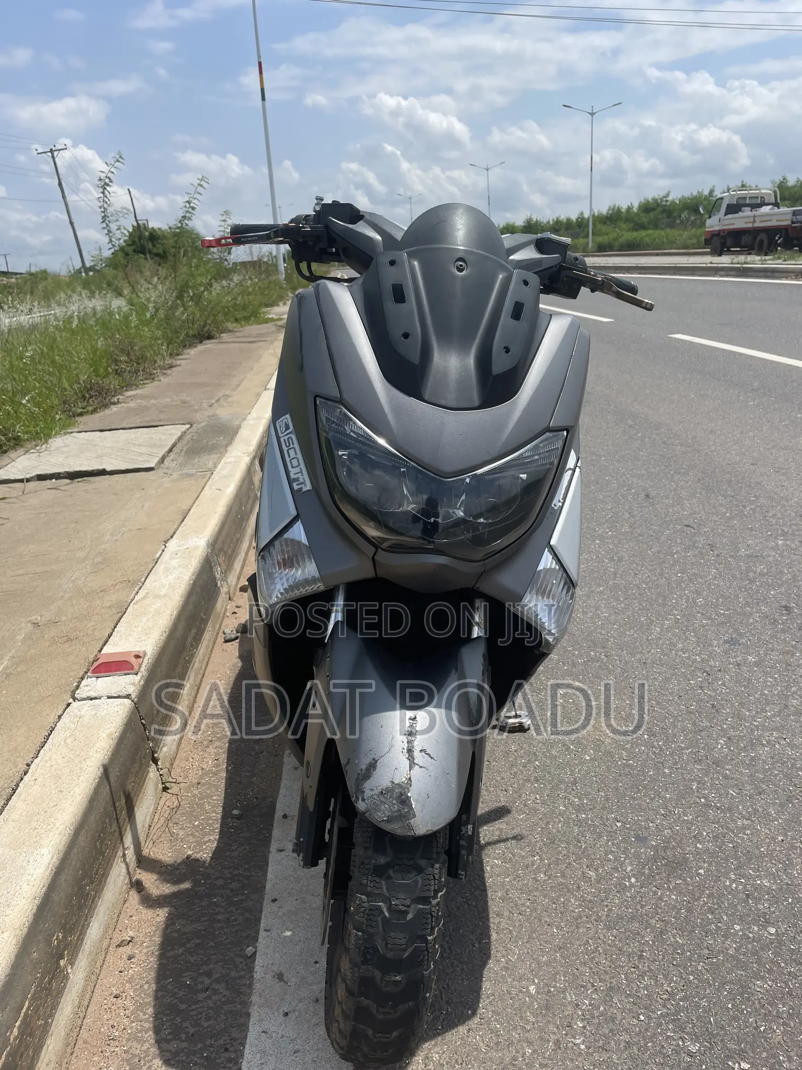 Yamaha NMAX 155 2025 Silver