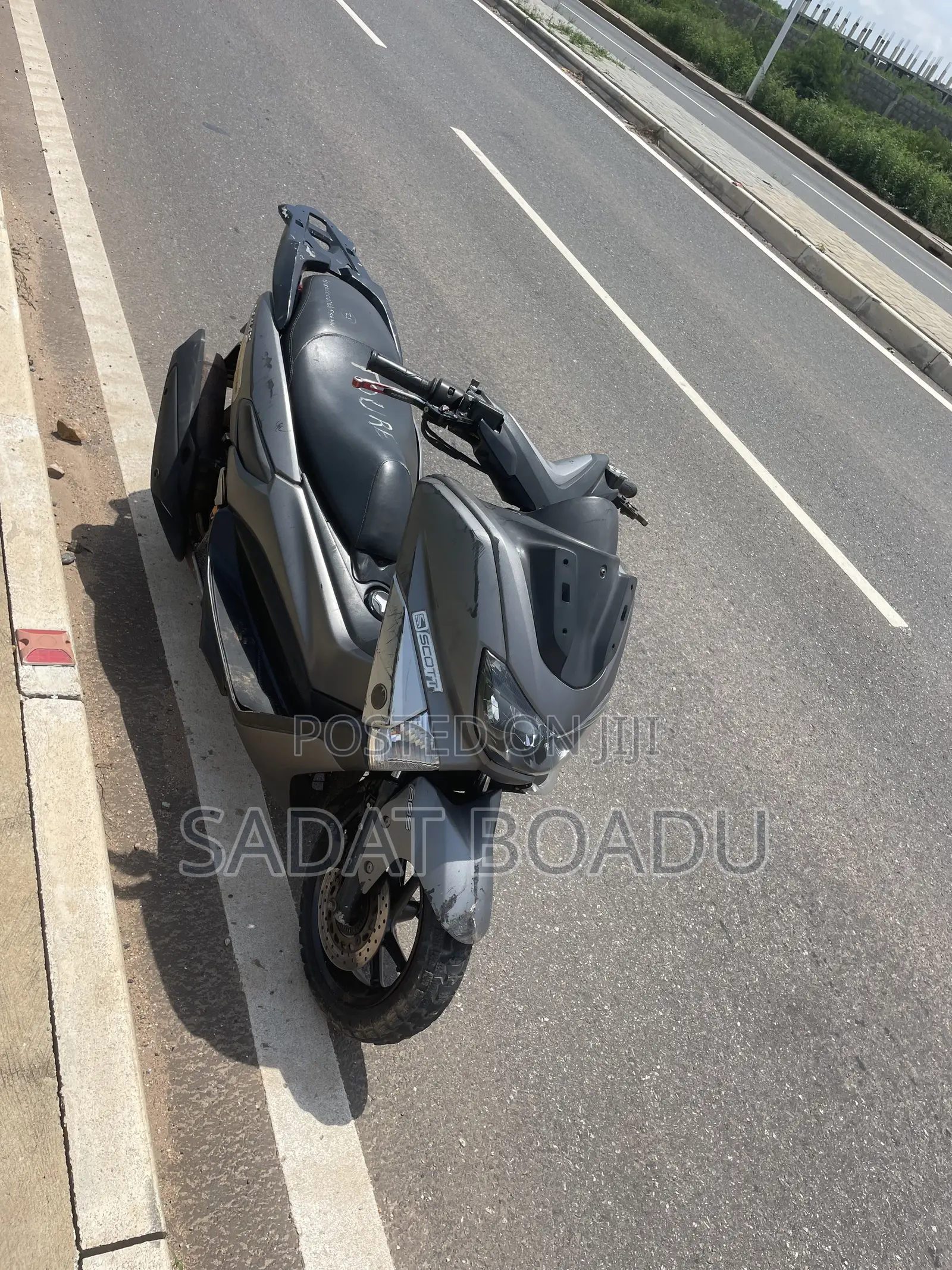 Yamaha NMAX 155 2025 Silver