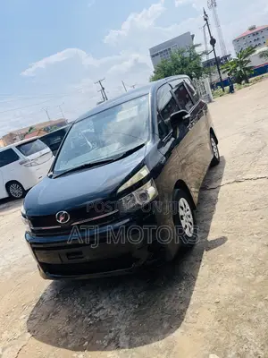 Toyota Voxy 2013 Black