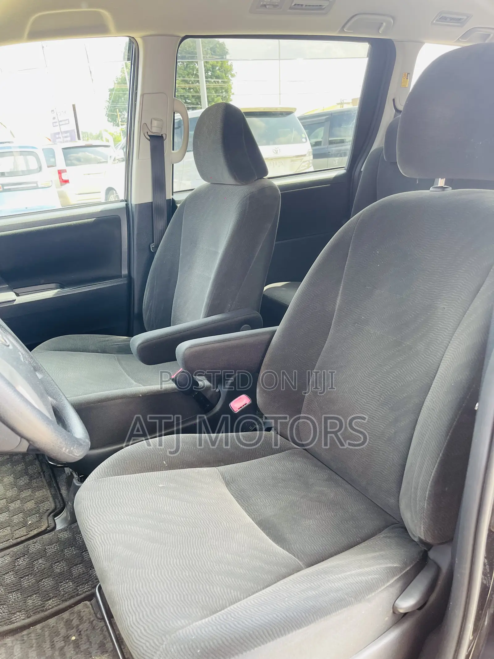Toyota Voxy 2013 Black