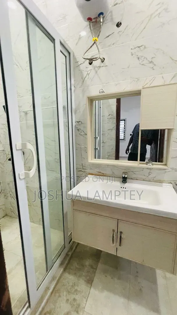 4bdrm House in Kwabenya Estate for sale