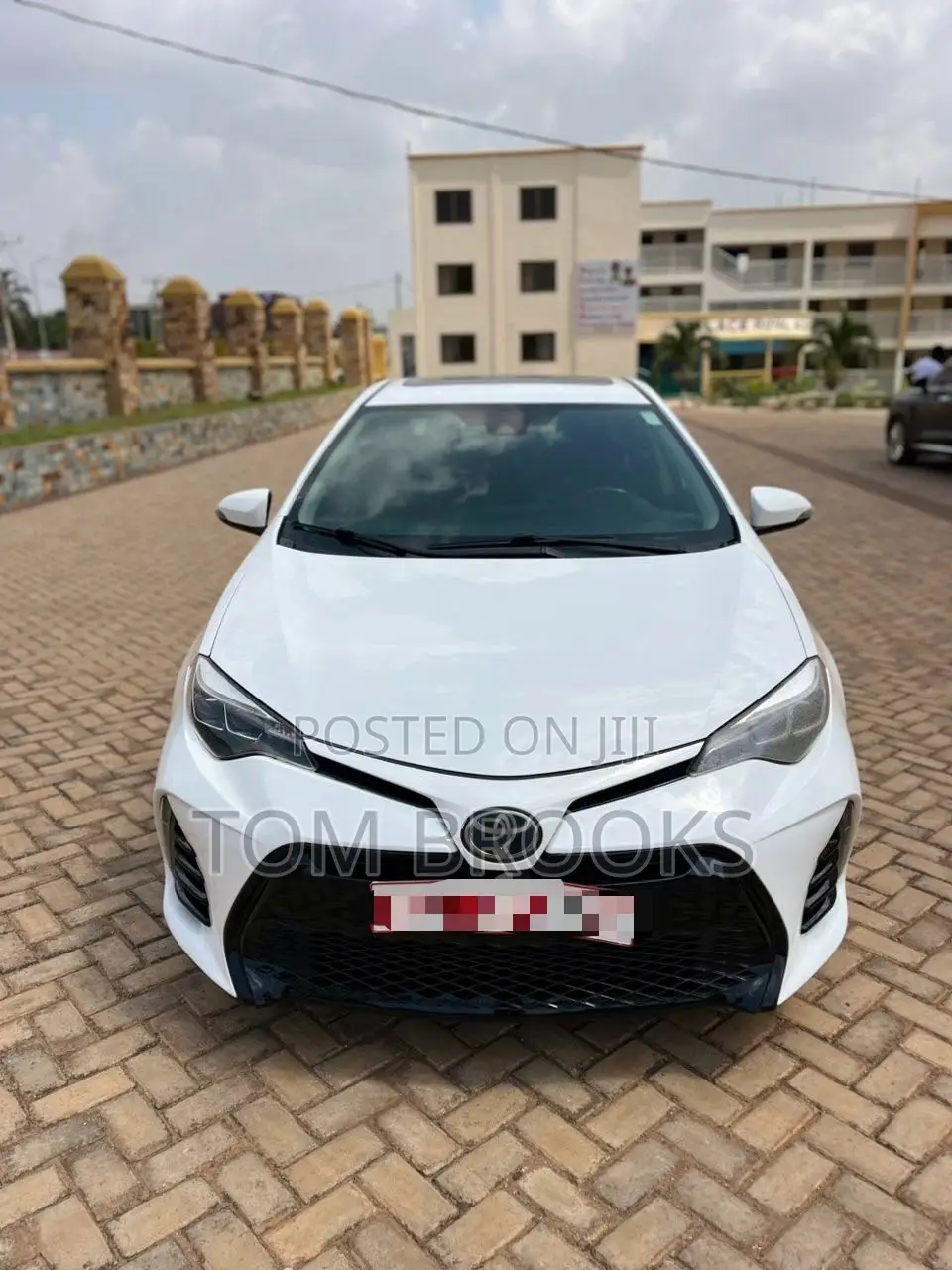 Toyota Corolla SE 4dr Sedan (1.8L 4cyl CVT) 2017 White