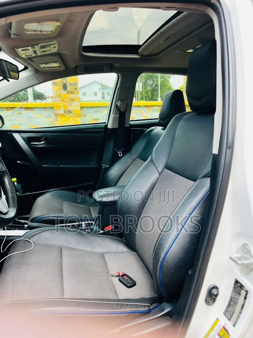 Toyota Corolla SE 4dr Sedan (1.8L 4cyl CVT) 2017 White