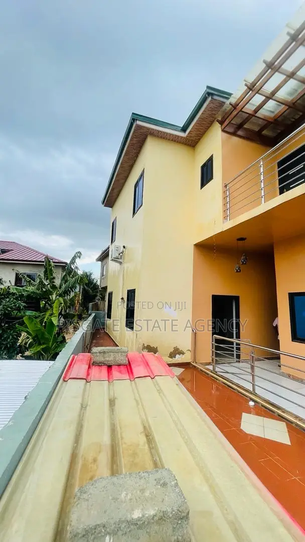 4bdrm House in Kwabenya for sale