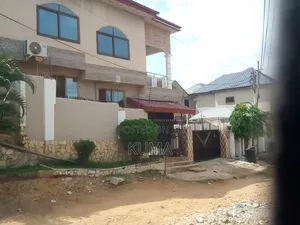 3bdrm Apartment in Awoshie for rent