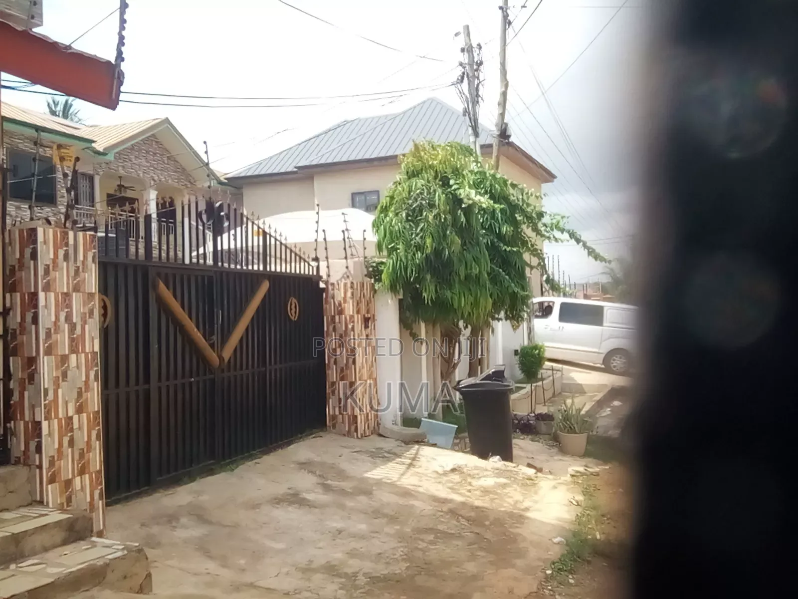 3bdrm Apartment in Awoshie for rent