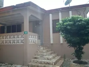 3bdrm Apartment in Awoshie for rent